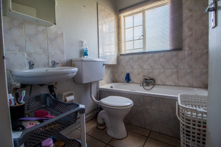 1 Bedroom Property for Sale in Flora Park Northern Cape